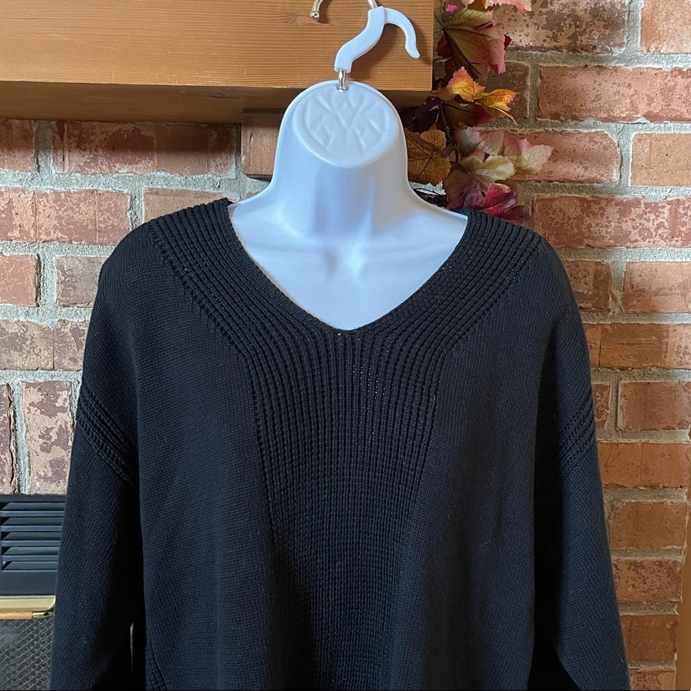 NWT Liz Claiborne Black Spa Sweater - Picture 2 of 6